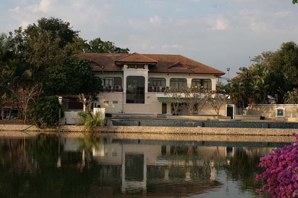 Land next to the lake ที่ดินติดทะเลสาบ